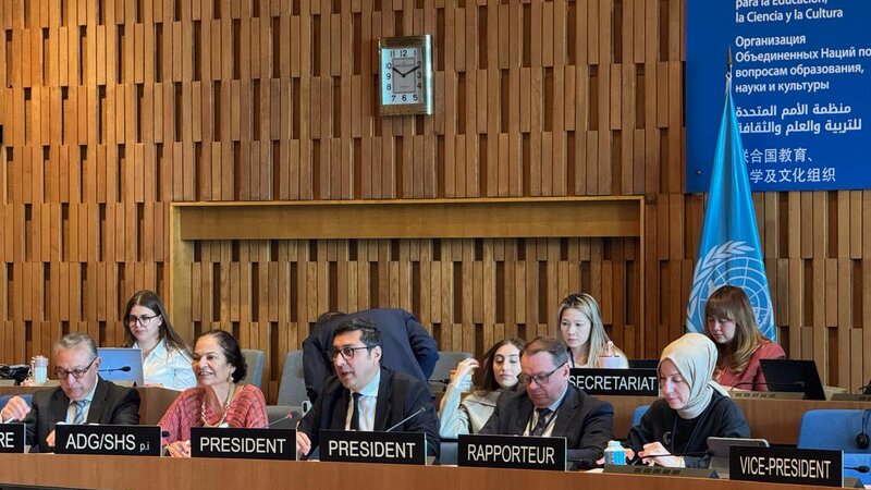 Fərid Qayıbovun sədrliyi ilə UNESCO-nun Mənzil Qərargahında iclas keçirildi