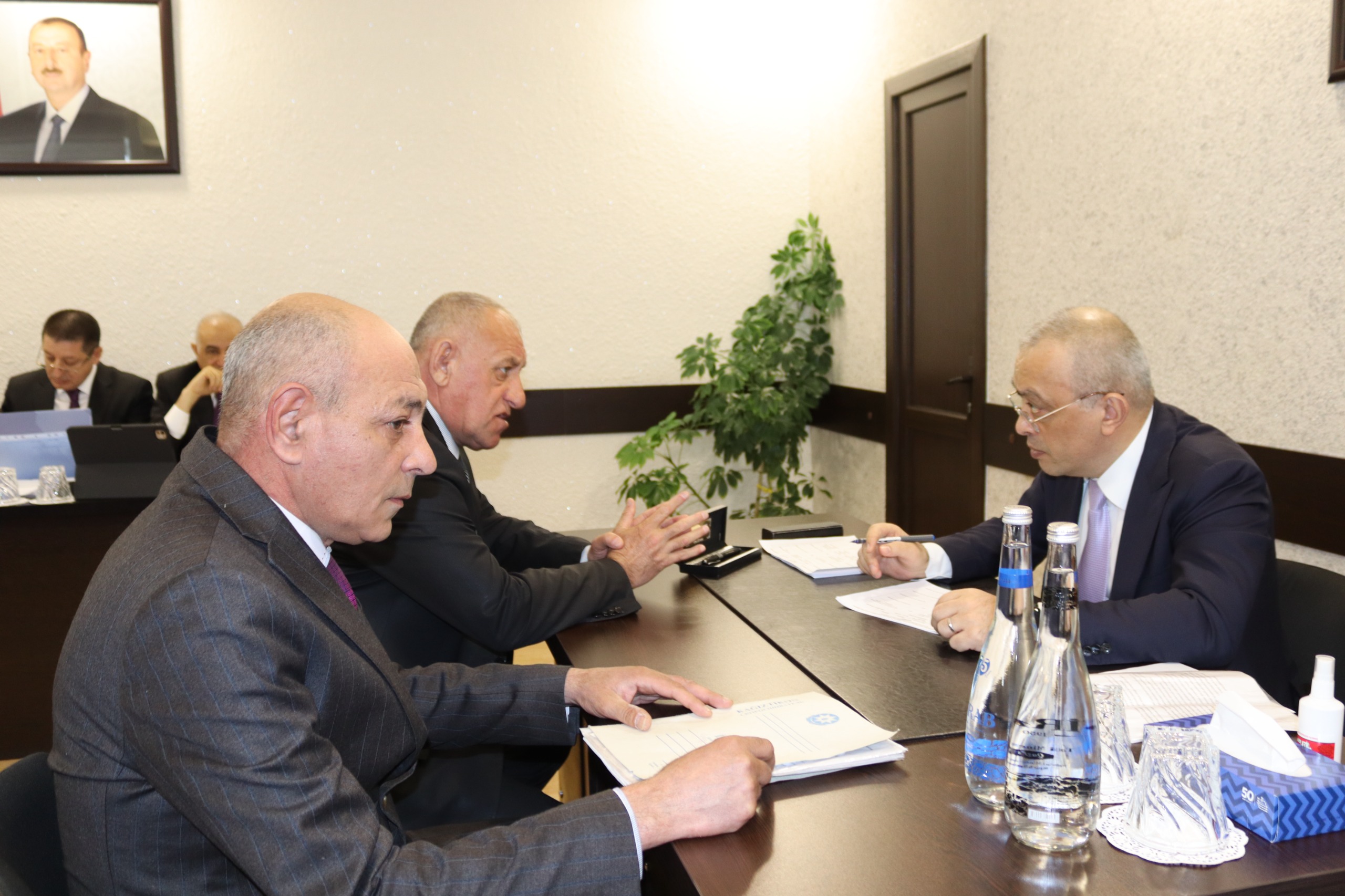 Zaur Mikayılov Abşeronda vətəndaşlarla görüşdü (FOTO)