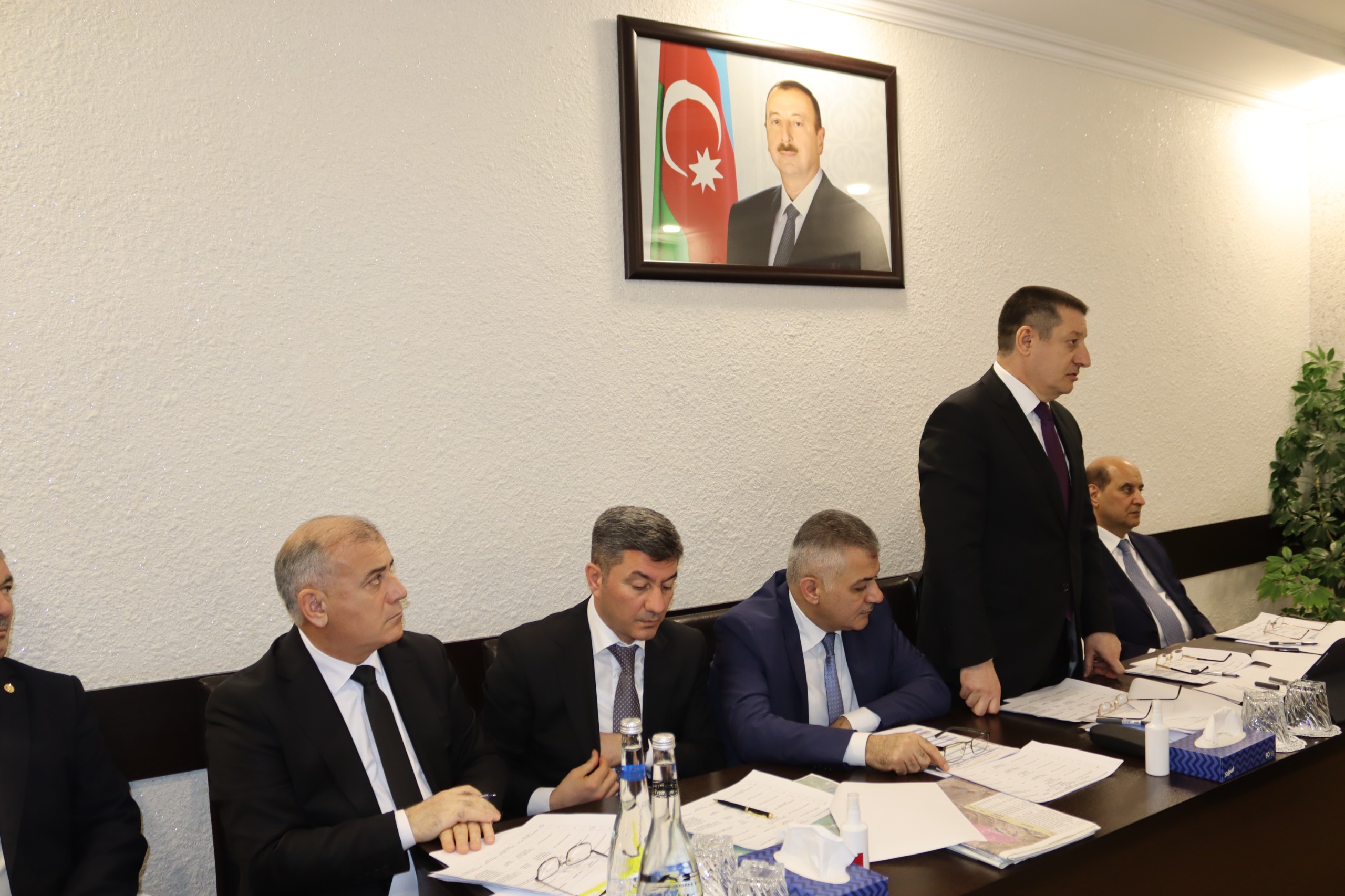 Zaur Mikayılov Abşeronda vətəndaşlarla görüşdü (FOTO)