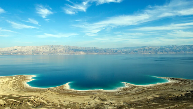 Ölçüsü Seul qədər, okeandan 10 dəfə daha duzlu: Bu unikal göl nədir?