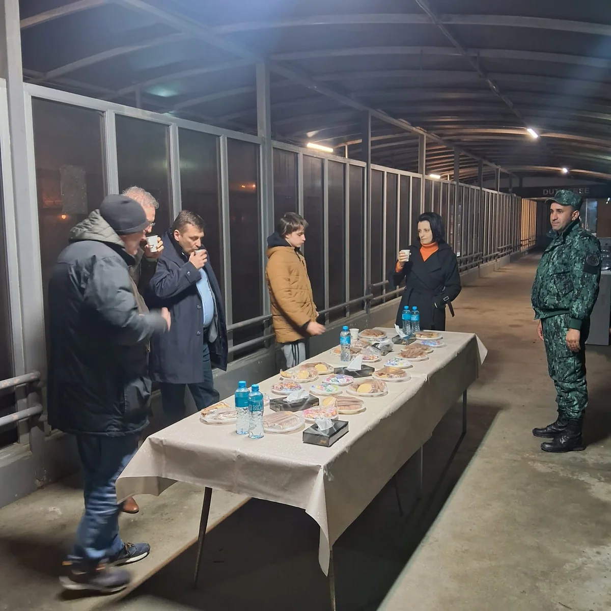 Azərbaycan vasitəsilə İrandan 615 nəfər təxliyə olundu (FOTO)