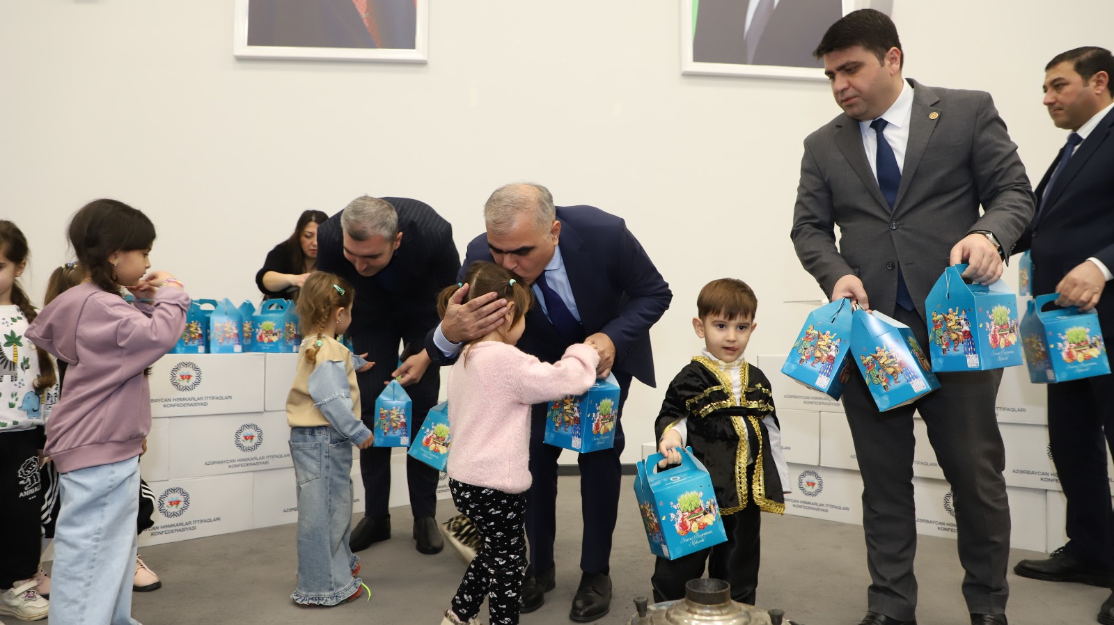 AHİK uşaqlar üçün bayram tədbirləri təşkil edir (FOTO)