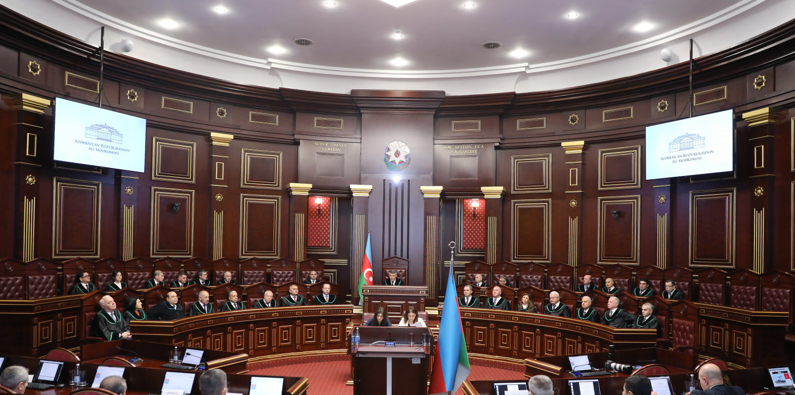 Yeni təyin olunmuş hakimlər Ali Məhkəmədə and içiblər (FOTO)