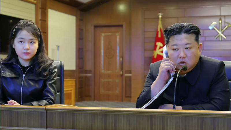 Kim Çen In 13 yaşlı qızı ilə qanadlı raket sınaqlarını izlədi (FOTO)