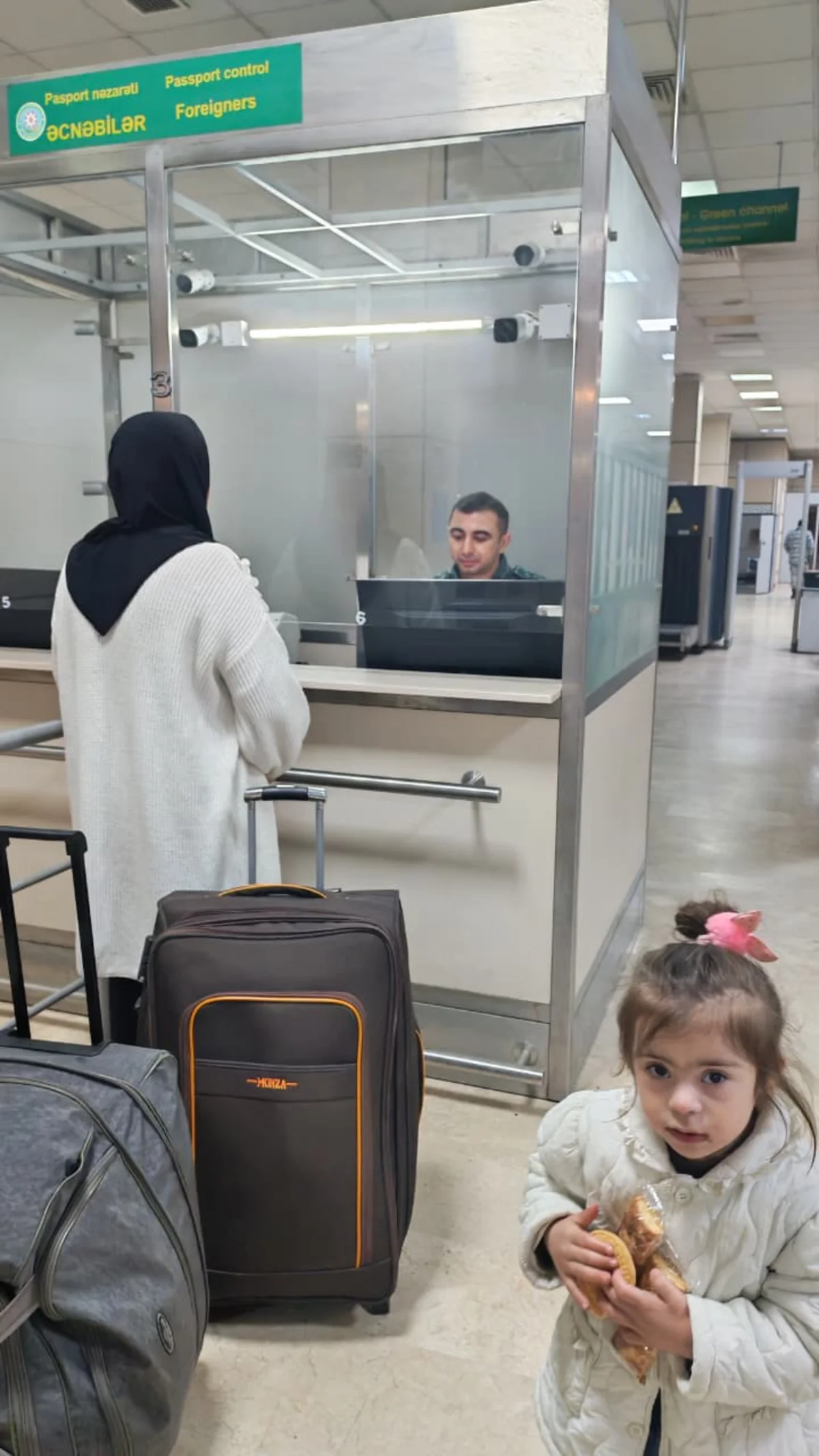 Azərbaycan vasitəsilə İrandan 615 nəfər təxliyə olundu (FOTO)