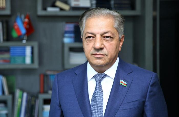 Dövlət qurumu Cavanşir Feyziyevin oğlu ilə 490 min manatlıq icarə müqaviləsi bağladı