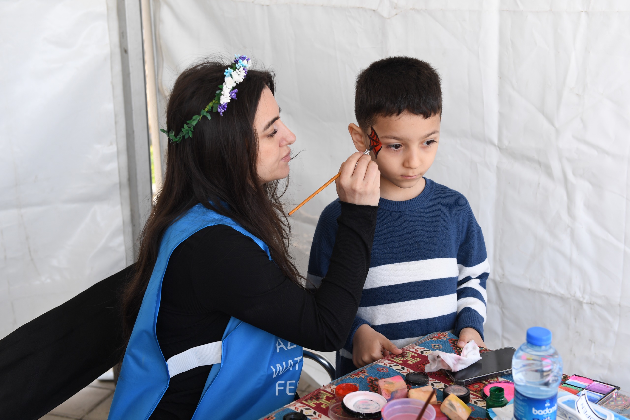 Bakıda Xəzərin suları avar&ccedil;əkmə və yelkənli qayıqlarla bəzəndi (FOTO)