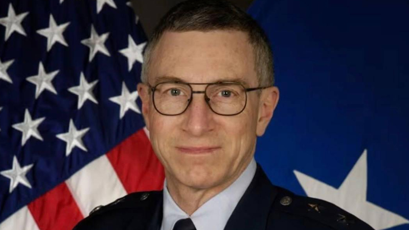 ABŞ-da məxfi UNO proqramlarına rəhbərlik etmiş general sirli şəkildə yoxa çıxdı