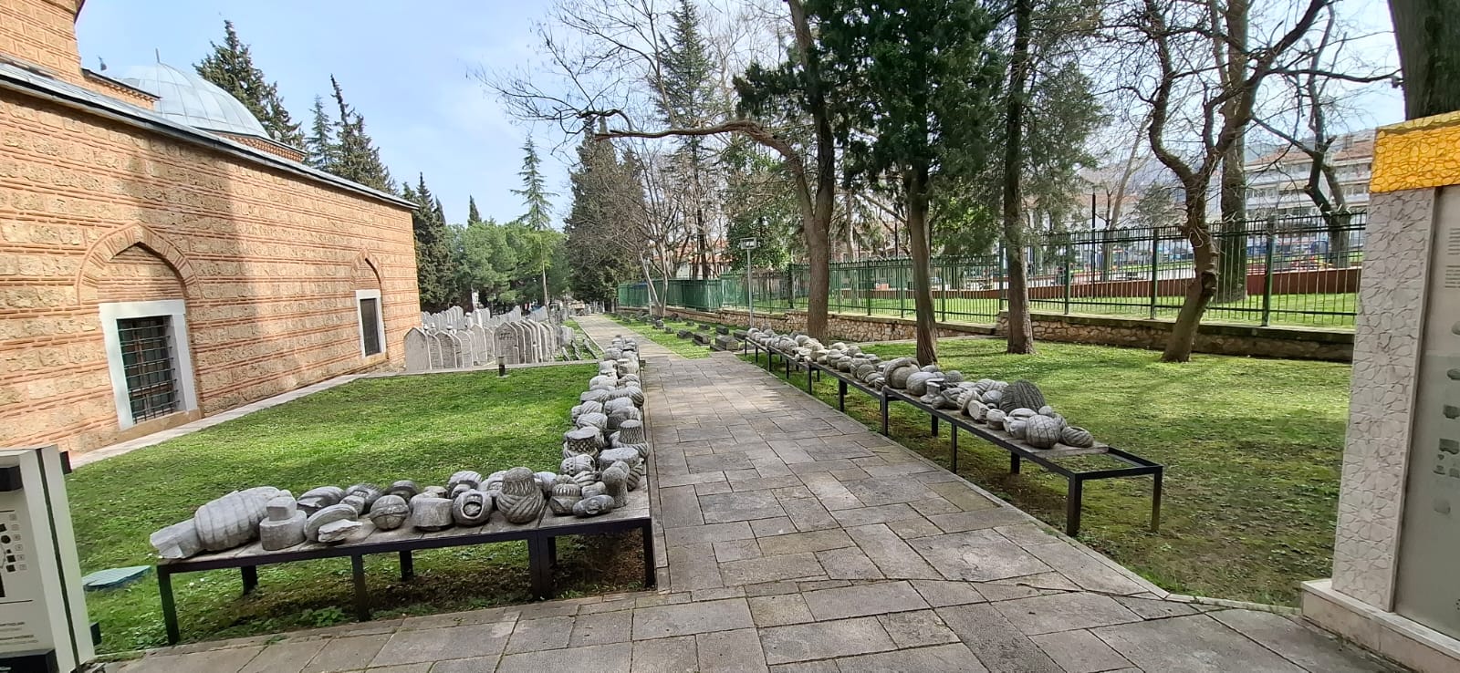 Muradiyye Külliyesi: Osmanlı şahzadələrinin səssiz şəhəri (FOTO)