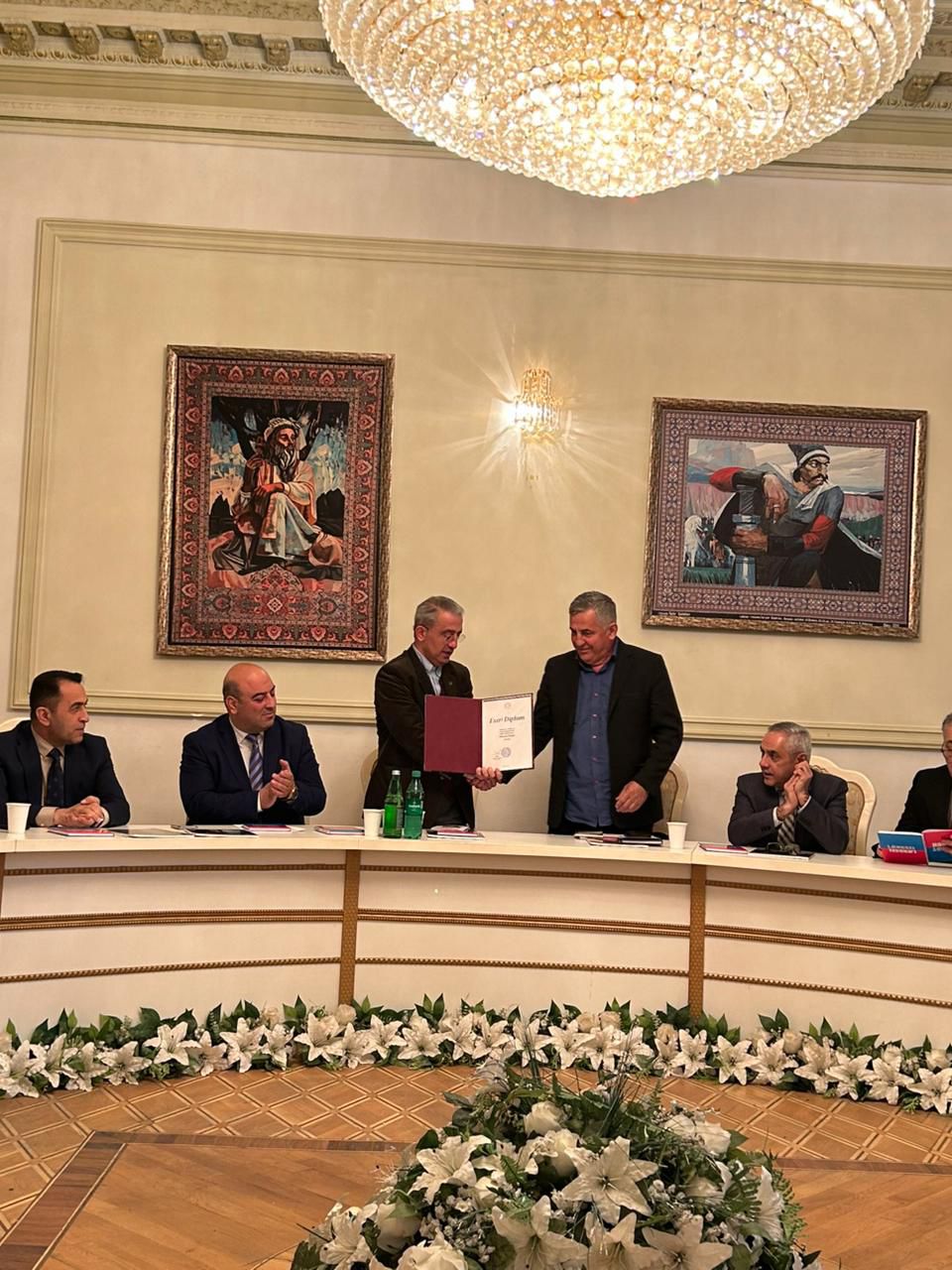 Yazıçı-publisist Emil Nəsirlinin yeni kitabının təqdimatı keçirildi (FOTO)