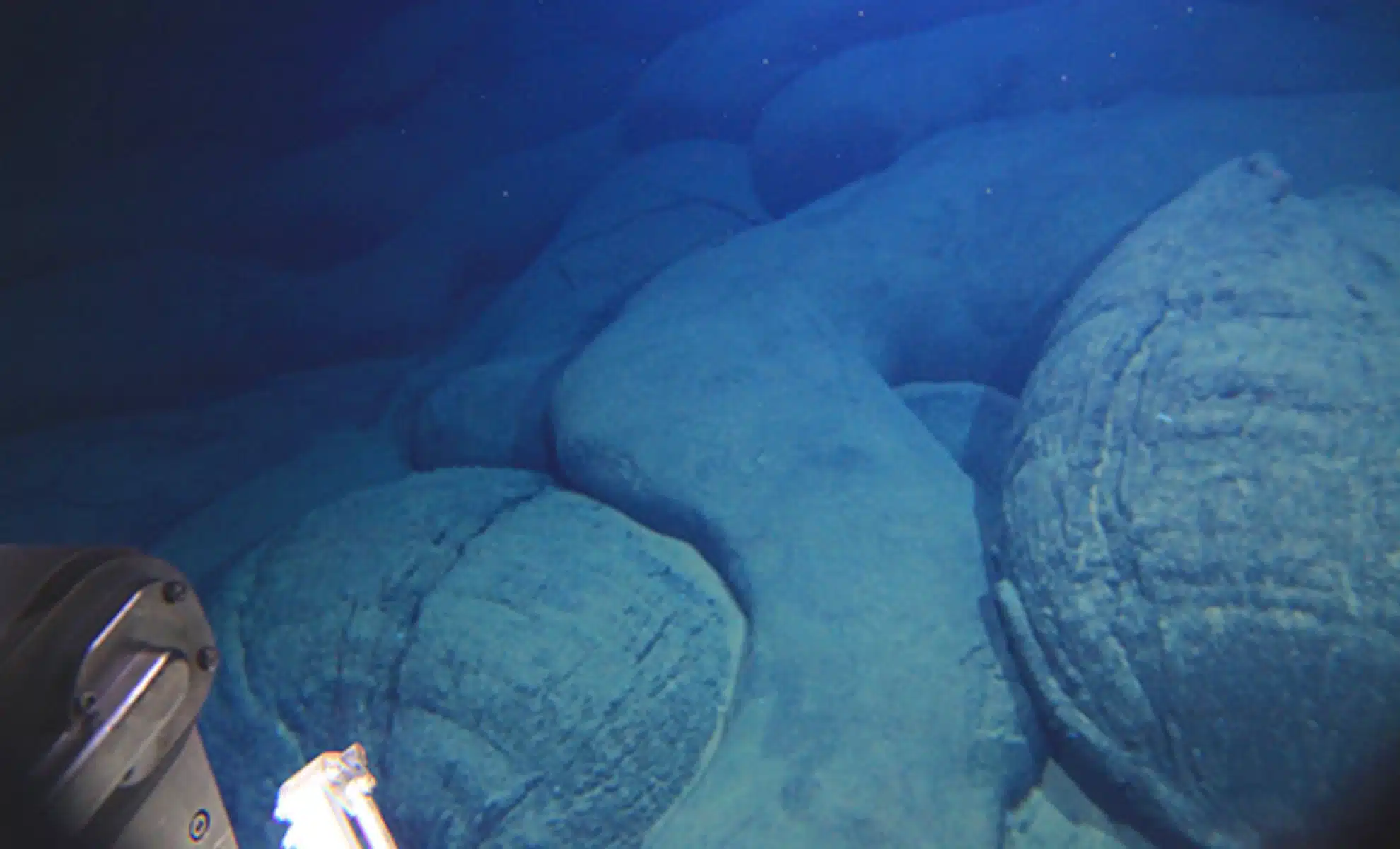 Sakit Okeanın dibində 3 milyon illik gizli vulkan kəşf edildi