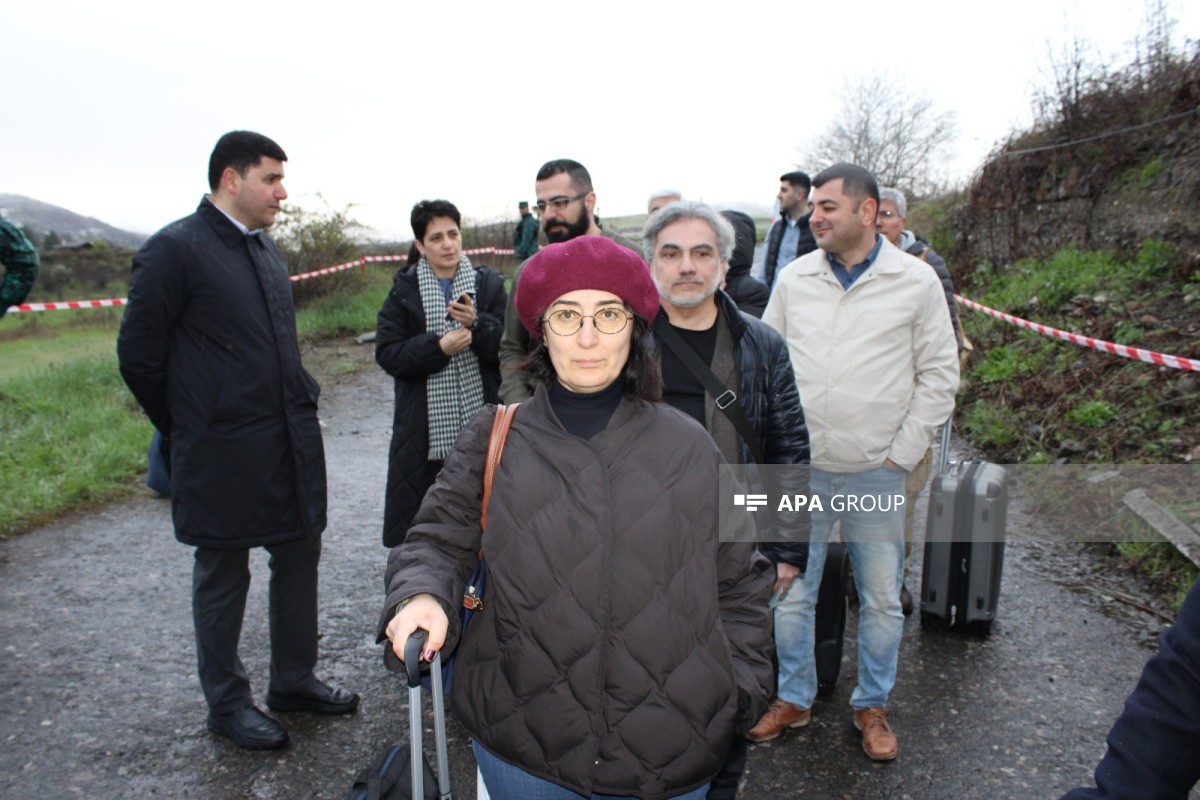 Ermənistanın vətəndaş cəmiyyətinin nümayəndələri Azərbaycana gəldi (FOTO)