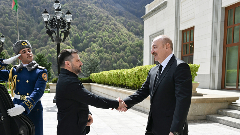 Volodimir Zelenski Azərbaycana gəldi (FOTO)