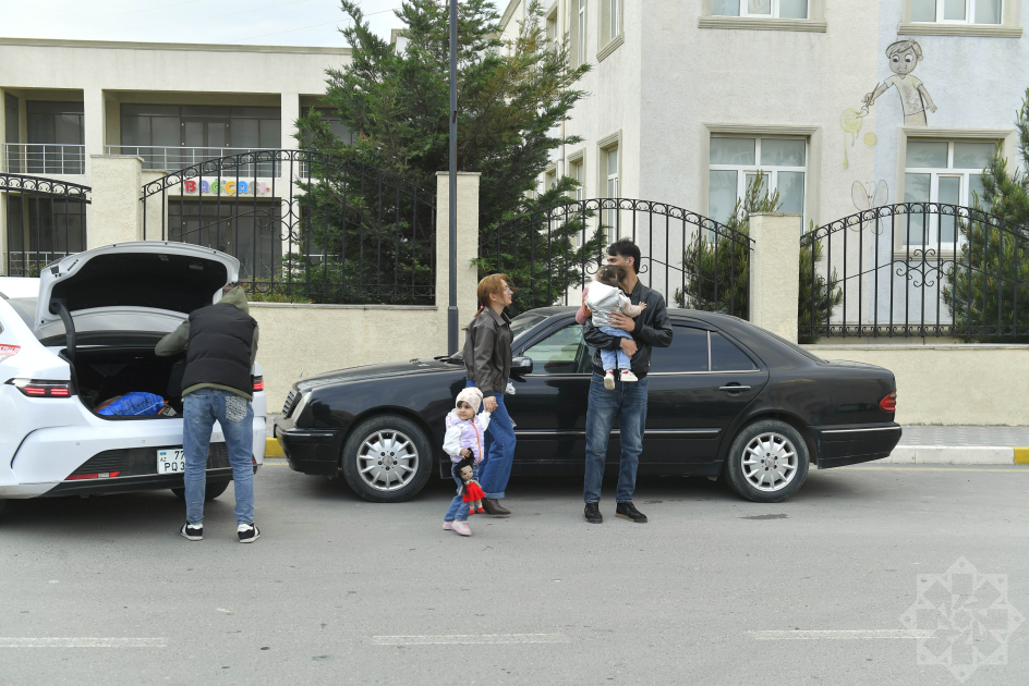 Xocavənd, Qırmızı Bazar və Xanobaya köç karvanları yola salındı (FOTO)