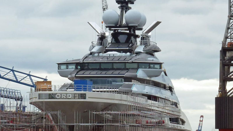 İran Rusiyanın ən zəngin oliqarxının yaxtasına Hörmüzdən keçməyə icazə verdi