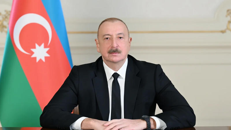 Prezident həmkarını təbrik etdi