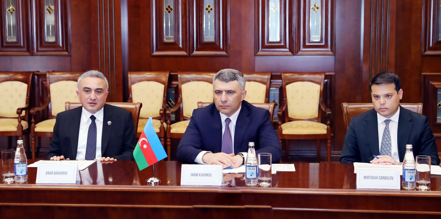 Gürcüstan Vəkillər Kollegiyasının sədri Ali Məhkəmədə oldu (FOTO)