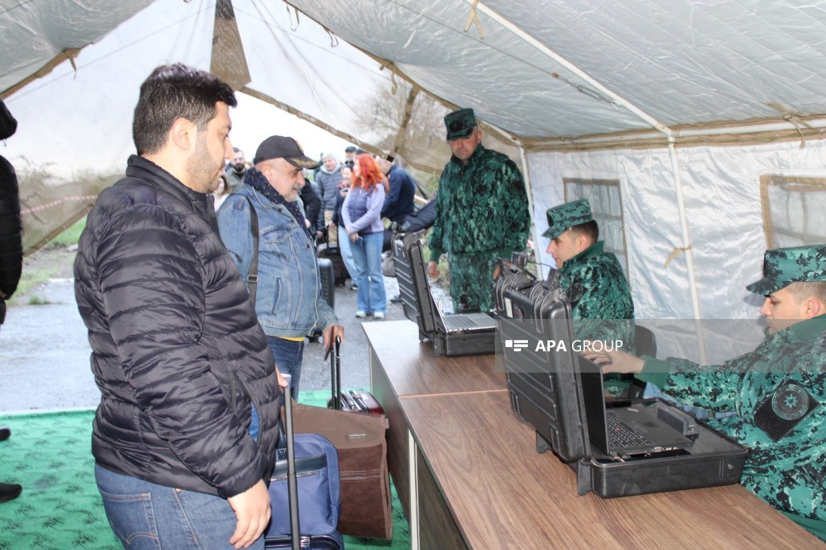 Ermənistanın vətəndaş cəmiyyətinin nümayəndələri Azərbaycana gəldi (FOTO)