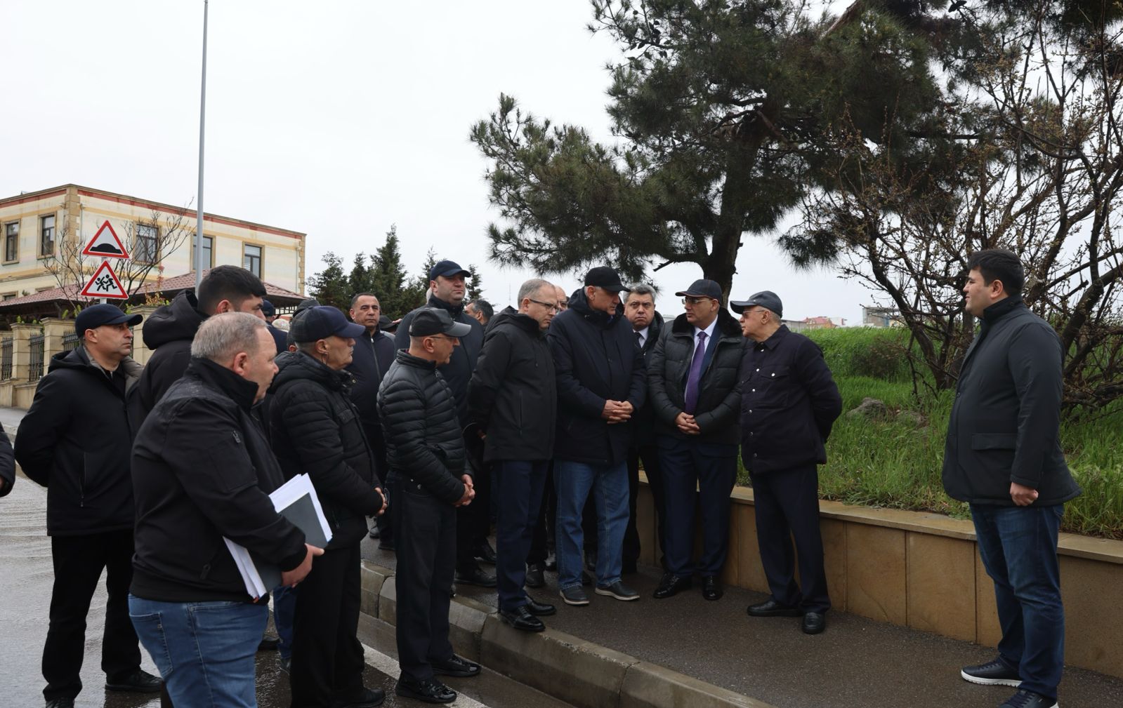 Badamdarda sürüşmə: Nazir hadisə yerində (FOTO/VİDEO)