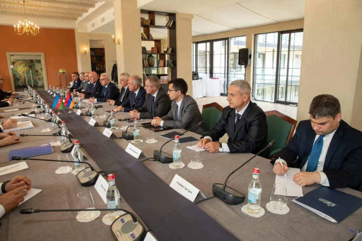 Azərbaycan-Ermənistan delimitasiya komissiyasının iclası keçirildi, protokol imzalandı (YENİLƏNİB)