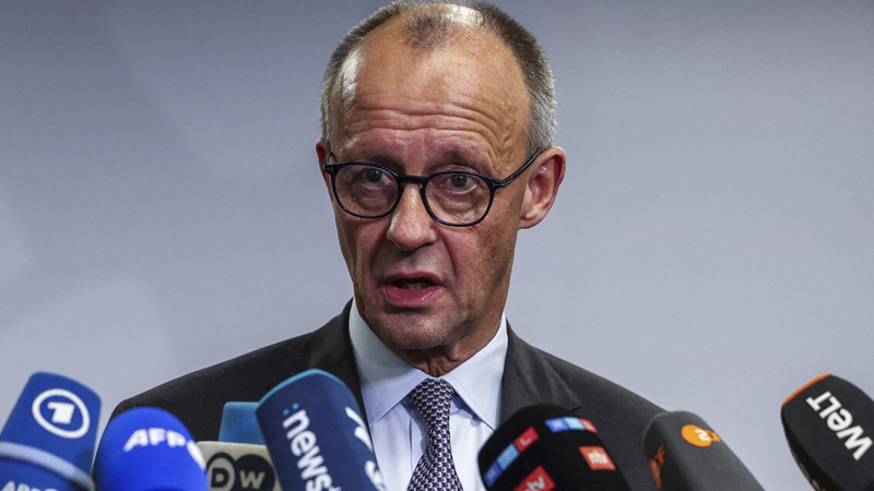 Merz: Almanlar son 20 ildə rifah mühitinə həddən artıq alışıb