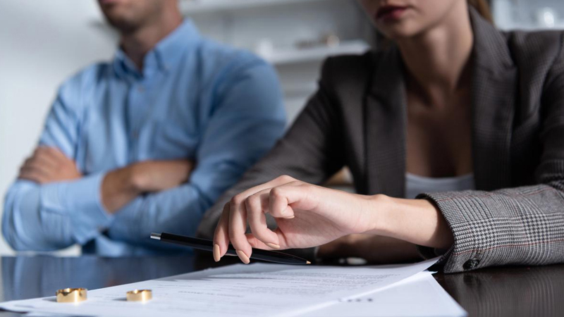 Evlilikdə ayrılığa aparan üç səhv - Boşanma vəkilləri açıqladı