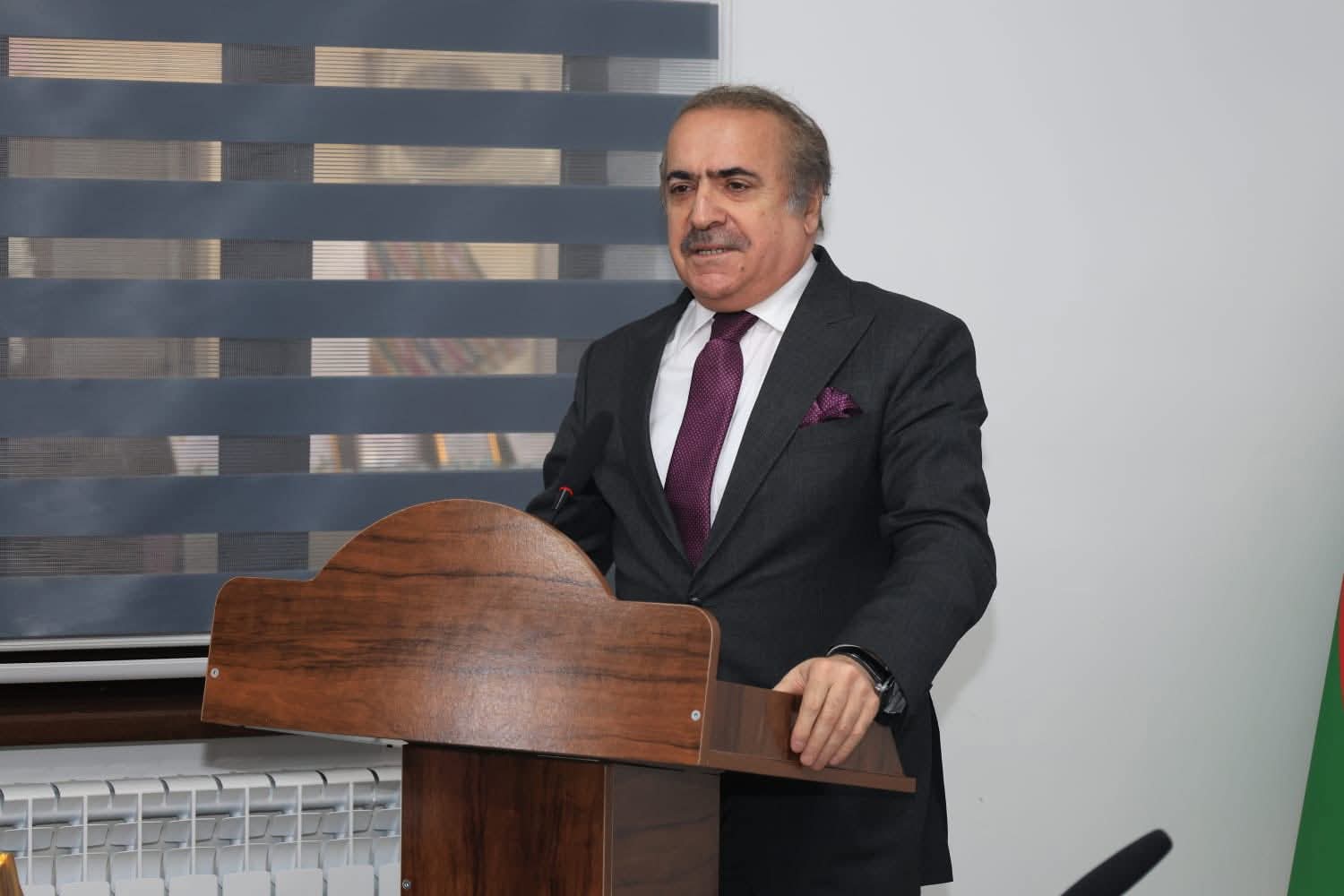 Elnarə Akimova Özbəkistanda 