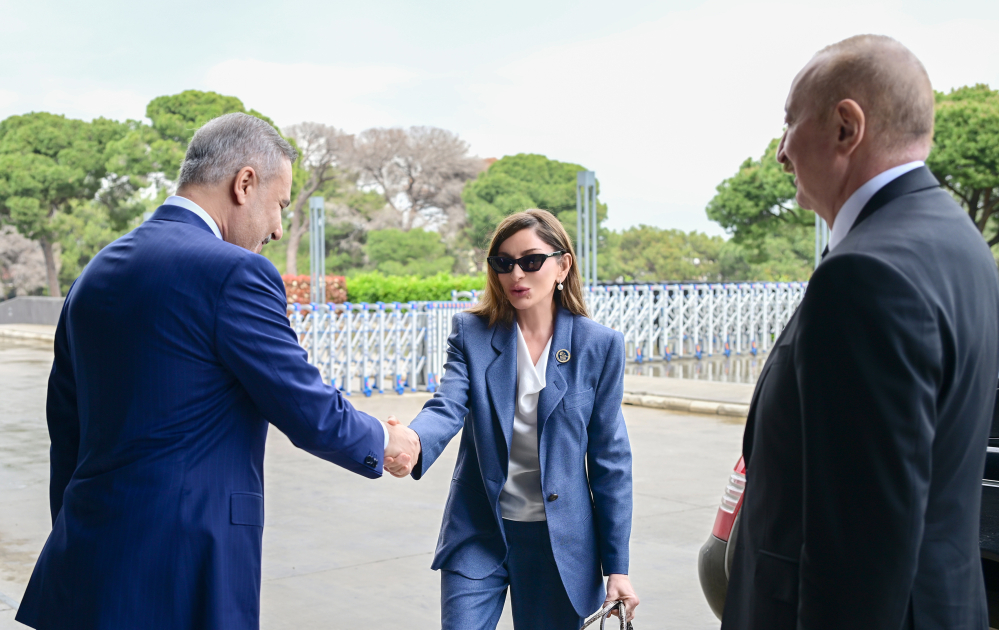 Prezident ailəsi ilə Antalyada tədbirdə (FOTO/VİDEO)