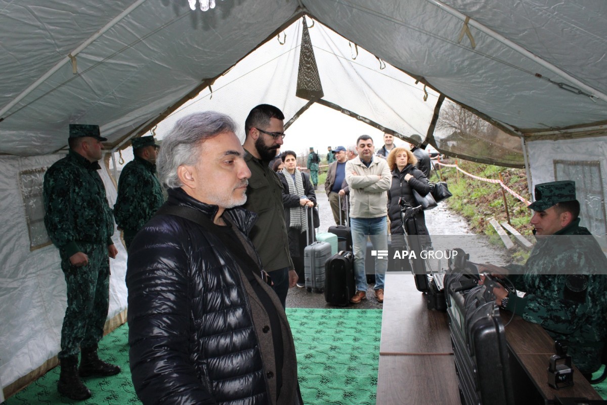 Ermənistanın vətəndaş cəmiyyətinin nümayəndələri Azərbaycana gəldi (FOTO)
