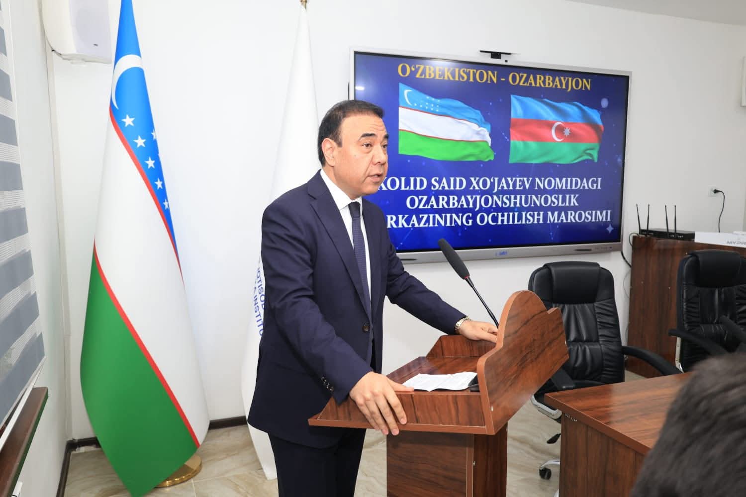 Elnarə Akimova Özbəkistanda 