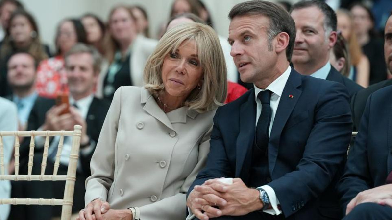 Bricit Makron birinci xanım rolundan narazıdır: 