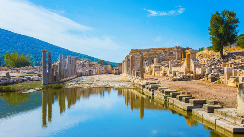 Günəşli sahillər və qədim irs: Antalyanın tarixi panoraması