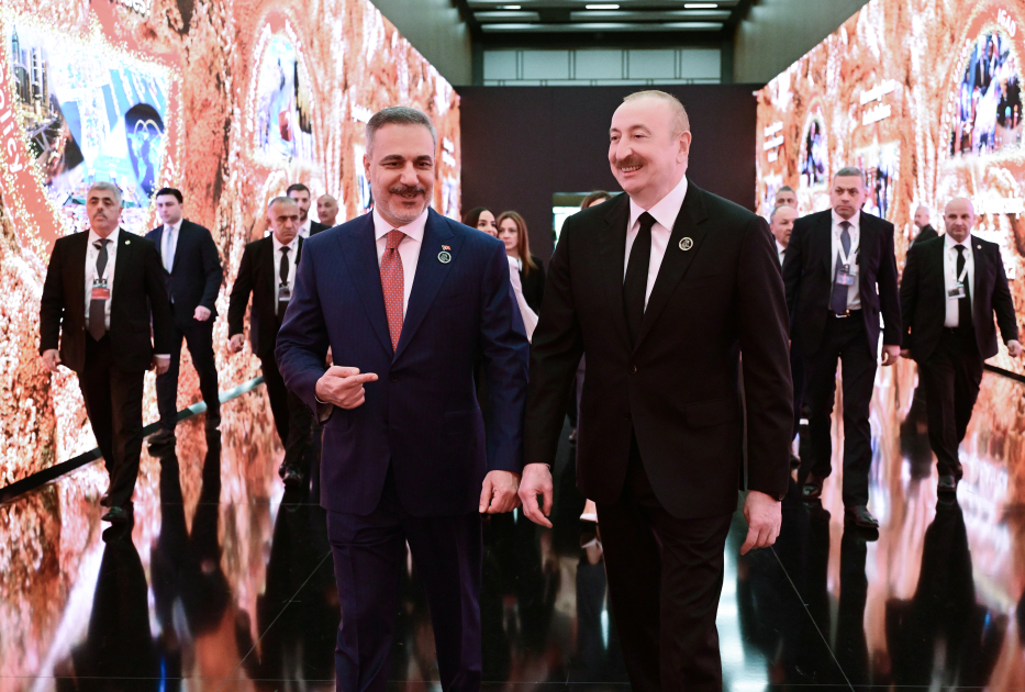 Prezident ailəsi ilə Antalyada tədbirdə (FOTO/VİDEO)