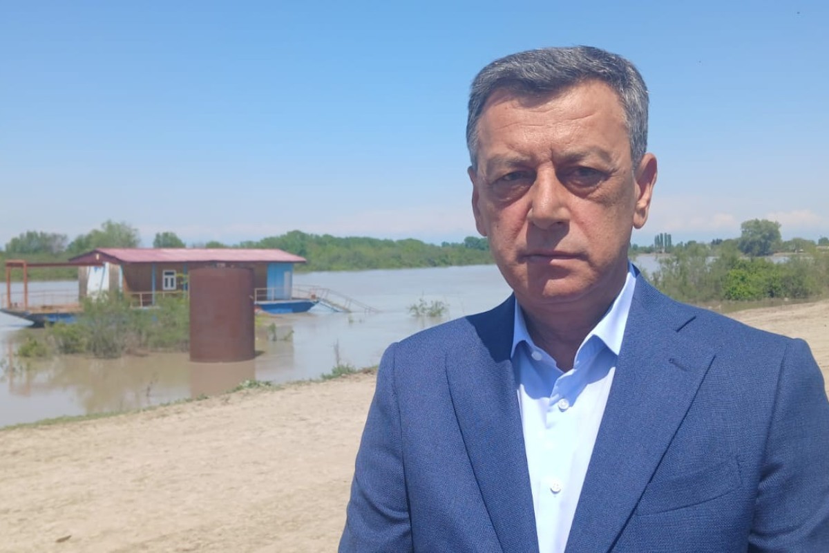 Kürdə suyun səviyyəsi artdı, Qarqar çayında bənd yarıldı (YENİLƏNİB/FOTO)