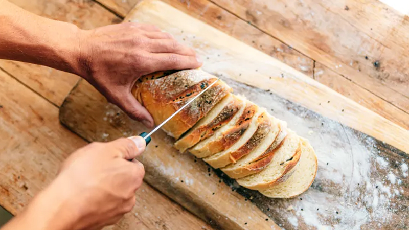 Hər gün ağ çörək yesəniz, bədəninizə nə baş verər?