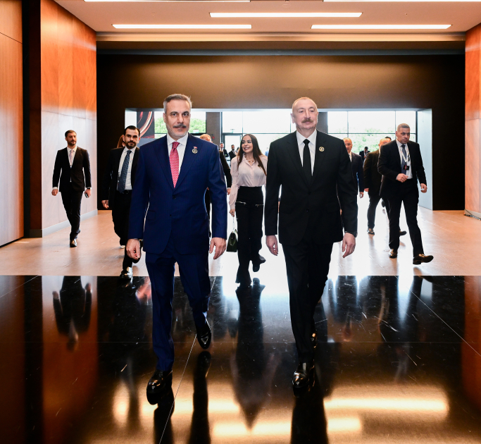 Prezident ailəsi ilə Antalyada tədbirdə (FOTO/VİDEO)