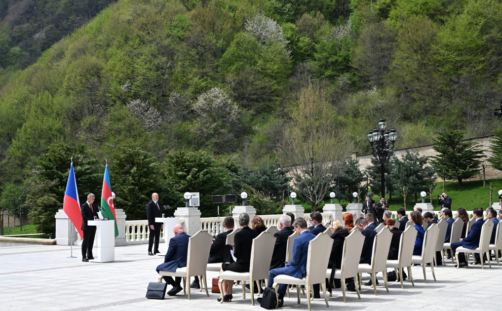 İlham Əliyev və Andrey Babiş mətbuata bəyanatlarla çıxış etdi (YENİLƏNİB)