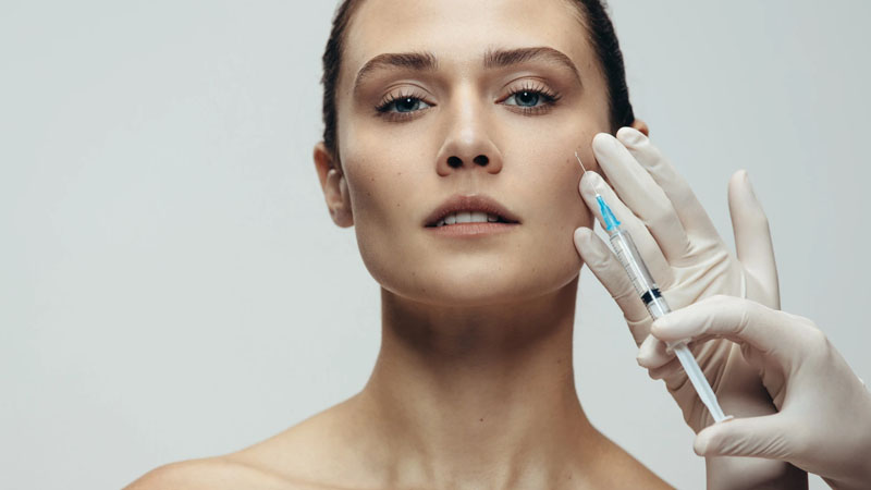 Botoks: Təhlükəli toksindən estetik vasitəyə - risklər, təsirlər və bilinməsi vacib məqamlar