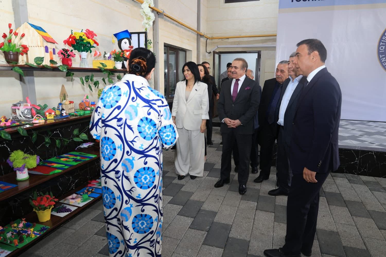 Elnarə Akimova Özbəkistanda 