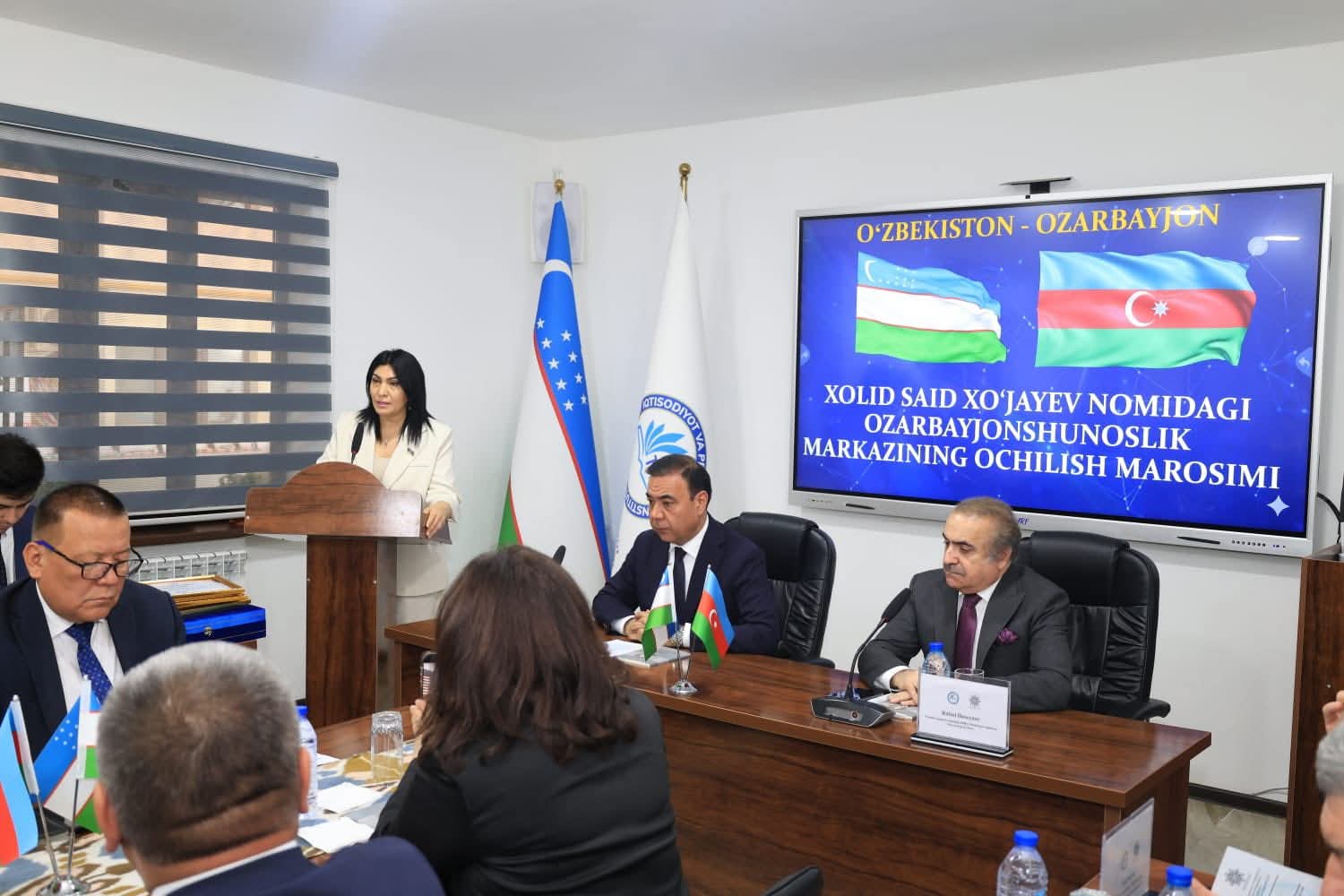 Elnarə Akimova Özbəkistanda 