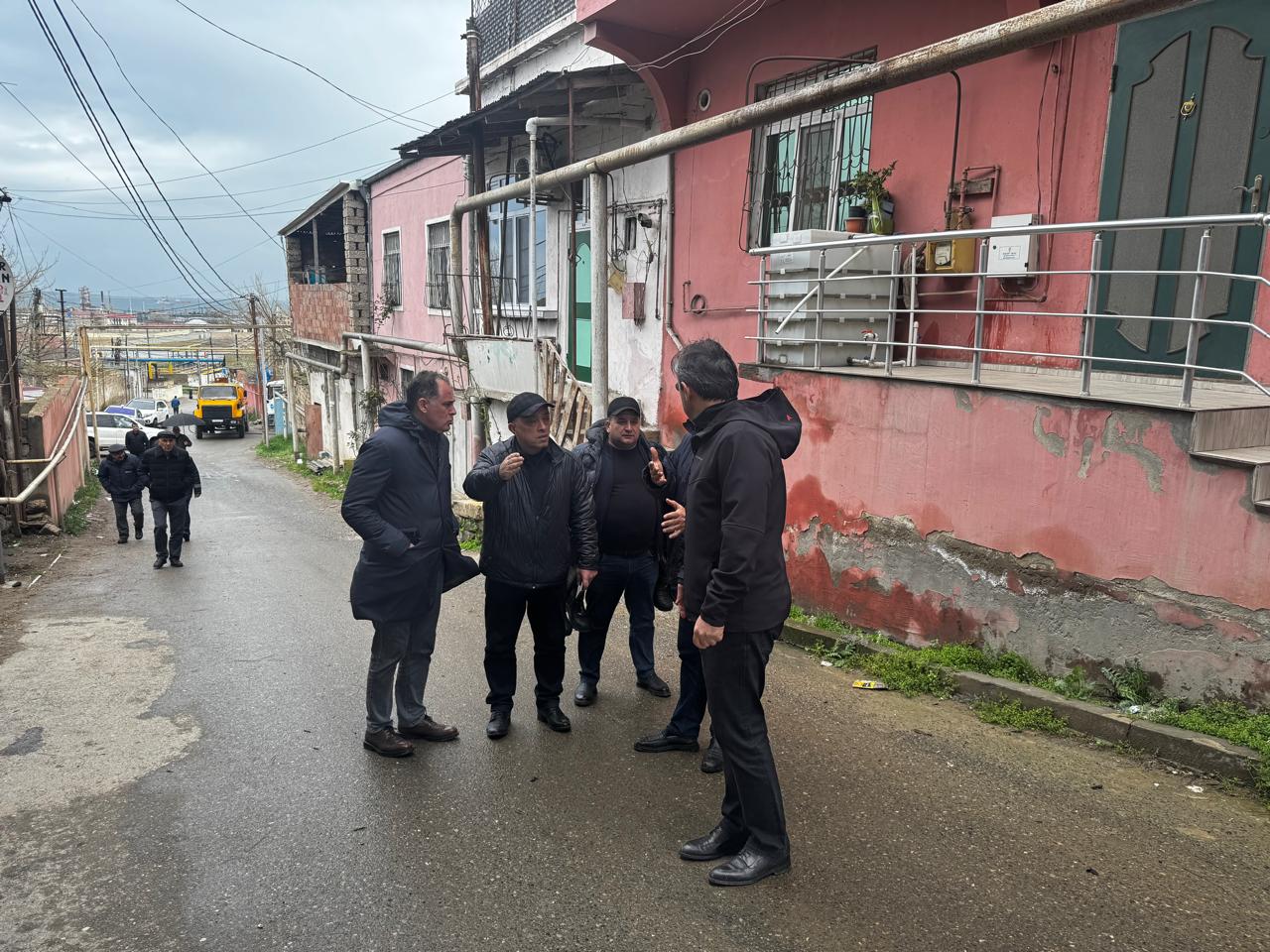 Kollektorun üzərində tikilən ev söküldü, xəttin bərpası işlərinə başlanıldı (FOTO/VİDEO)