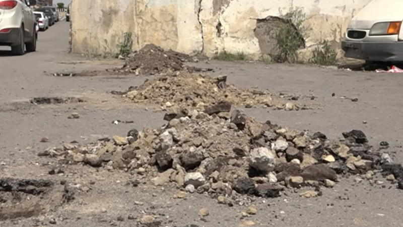 Xətai rayonunda məktəbin yolu zəbt olunur: Araşdırma başlanıldı (VİDEO)