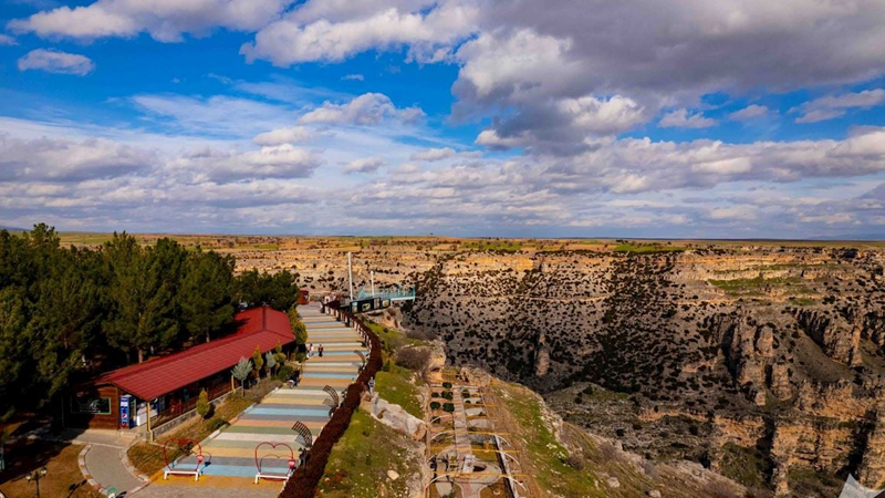Dünyada ilk pulun istifadə edildiyi, turistlərin ən sevdiyi şəhər (FOTO)