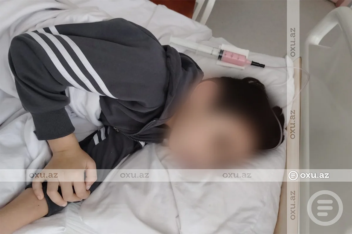 Yevlaxda rəisin sürücüsü qəza törədib: 9 yaşlı oğlan iflic oldu (FOTO)