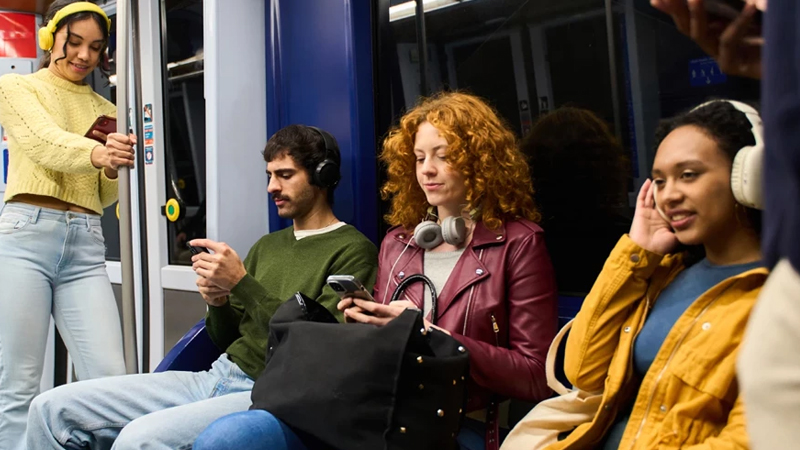 Hər il 338 söz daha az danışırıq: Səssizləşmənin səbəbi nədir: