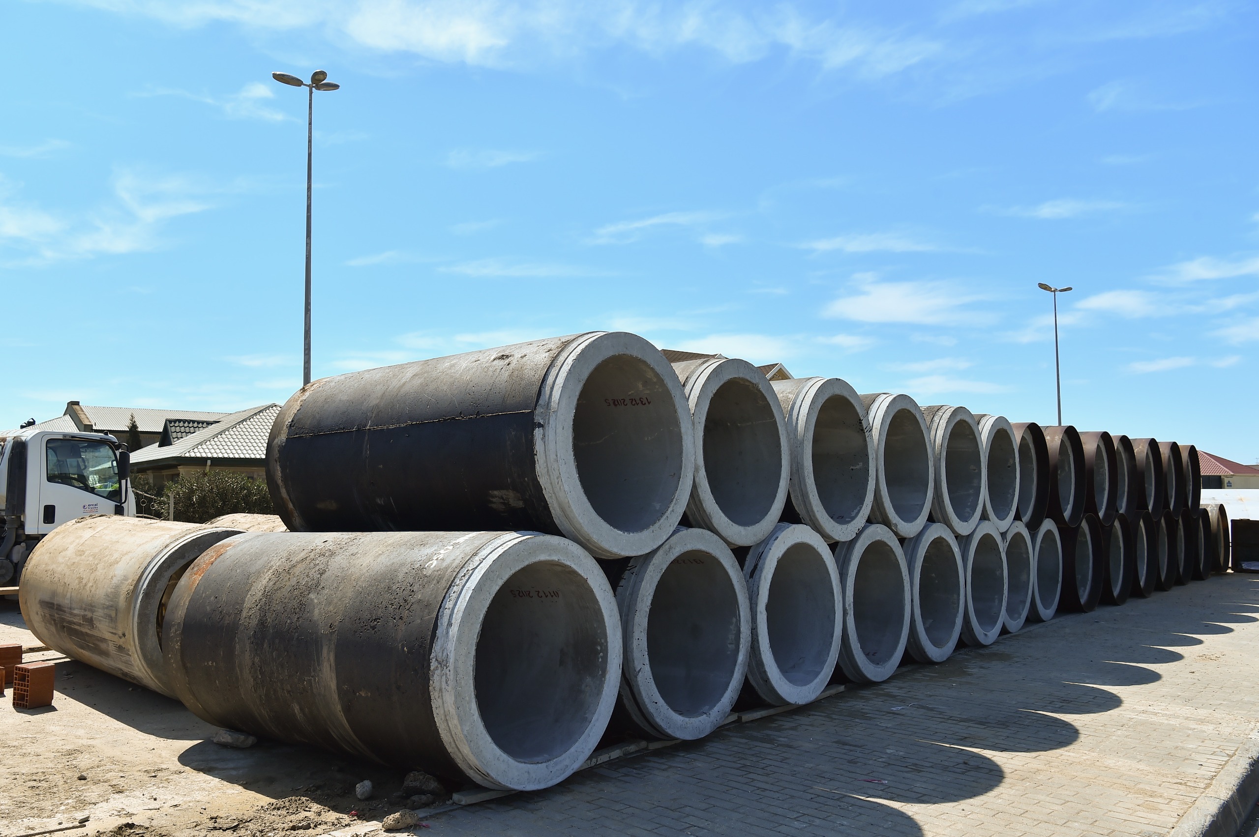 Pirşağı hövzəsi üzrə kanalizasiya kollektorları və tullantı sutəmizləyici qurğu tikilir (FOTO/VİDEO)