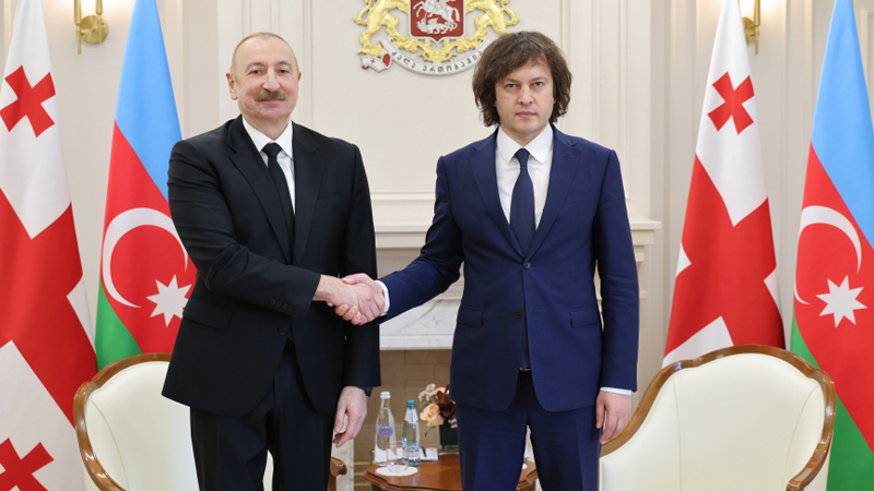 İlham Əliyevin Gürcüstanın Baş naziri ilə təkbətək görüşü oldu (YENİLƏNİB)