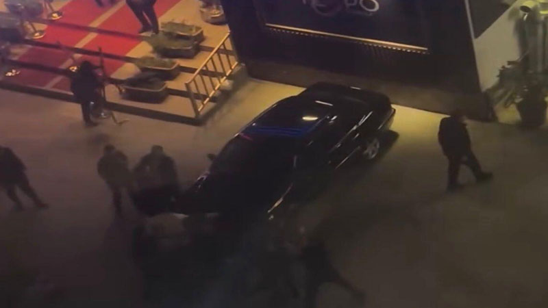 Nərimanovda restoranın qarşısında kütləvi dava (VİDEO)