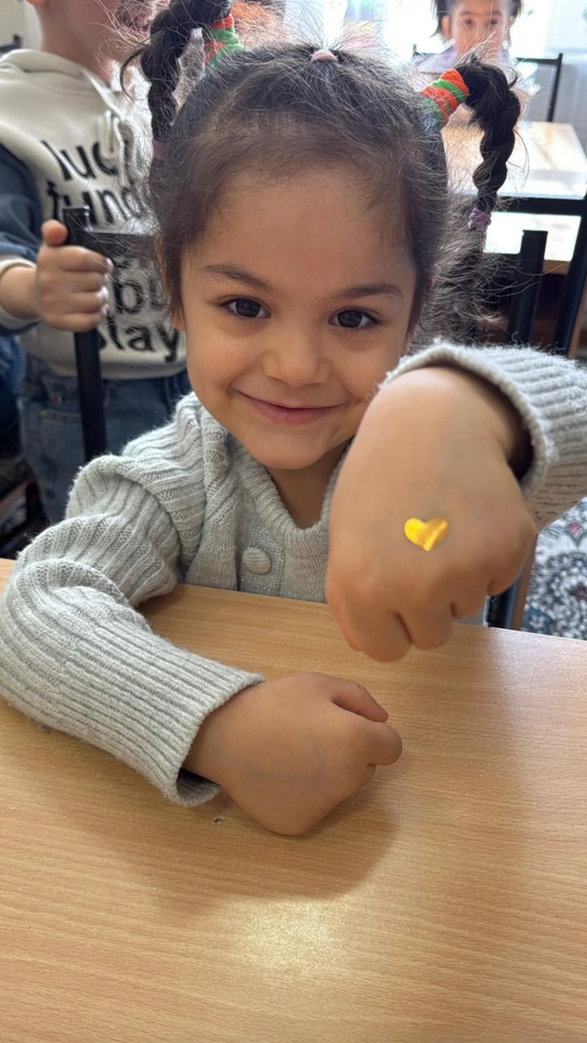 Leyla Əliyevanın təşəbbüsü ilə uşaq evlərində sosial-emosional öyrənmə proqramı icra olunur (FOTO)