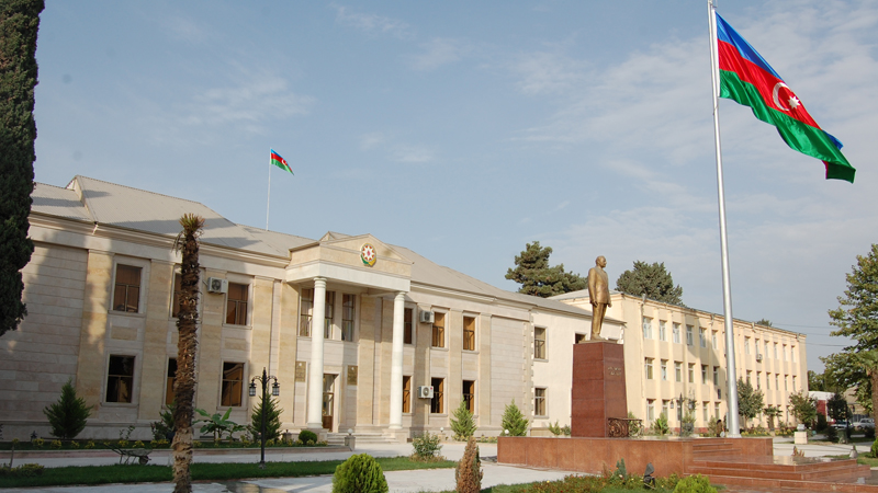 İcra hakimiyyətinin qarşısındakı parkda fəvvarənin mühərriki oğurlandı